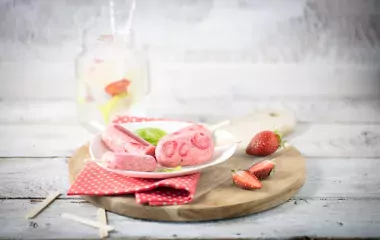 Bâtonnets de glace fraise-basilic